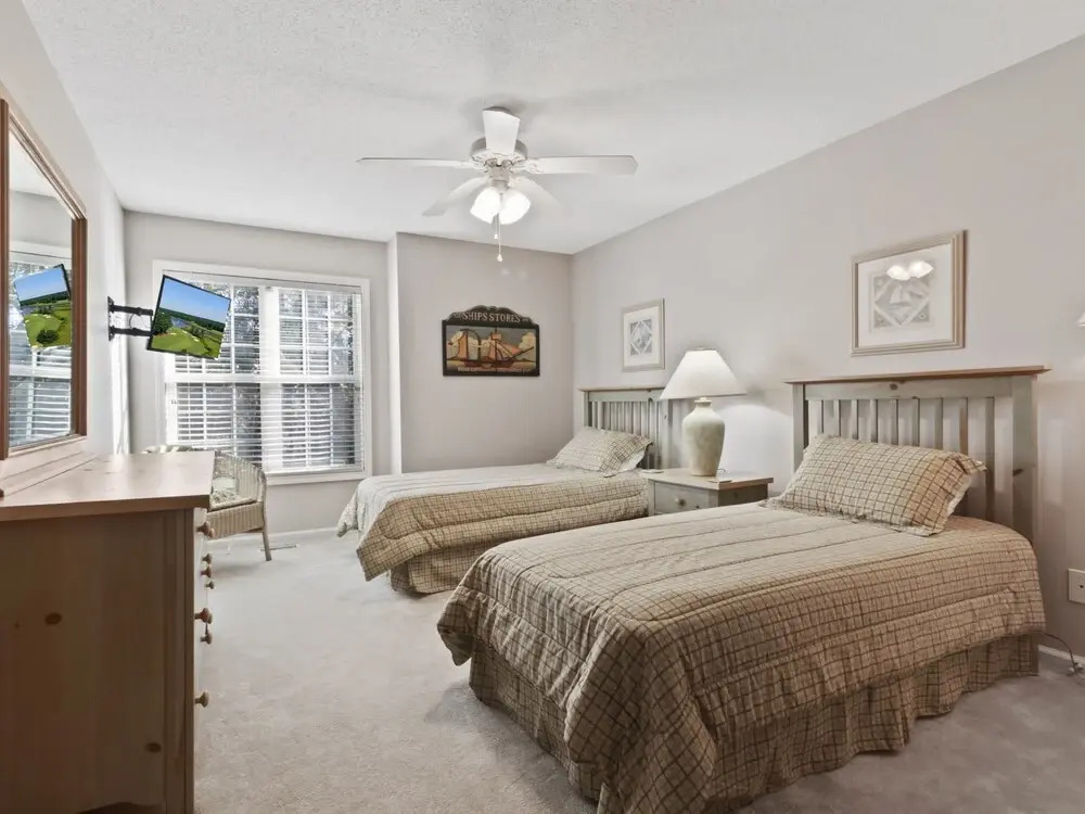 Fairway Oaks #20d 3 Bedroom Condo by RedAwning, North Myrtle Beach