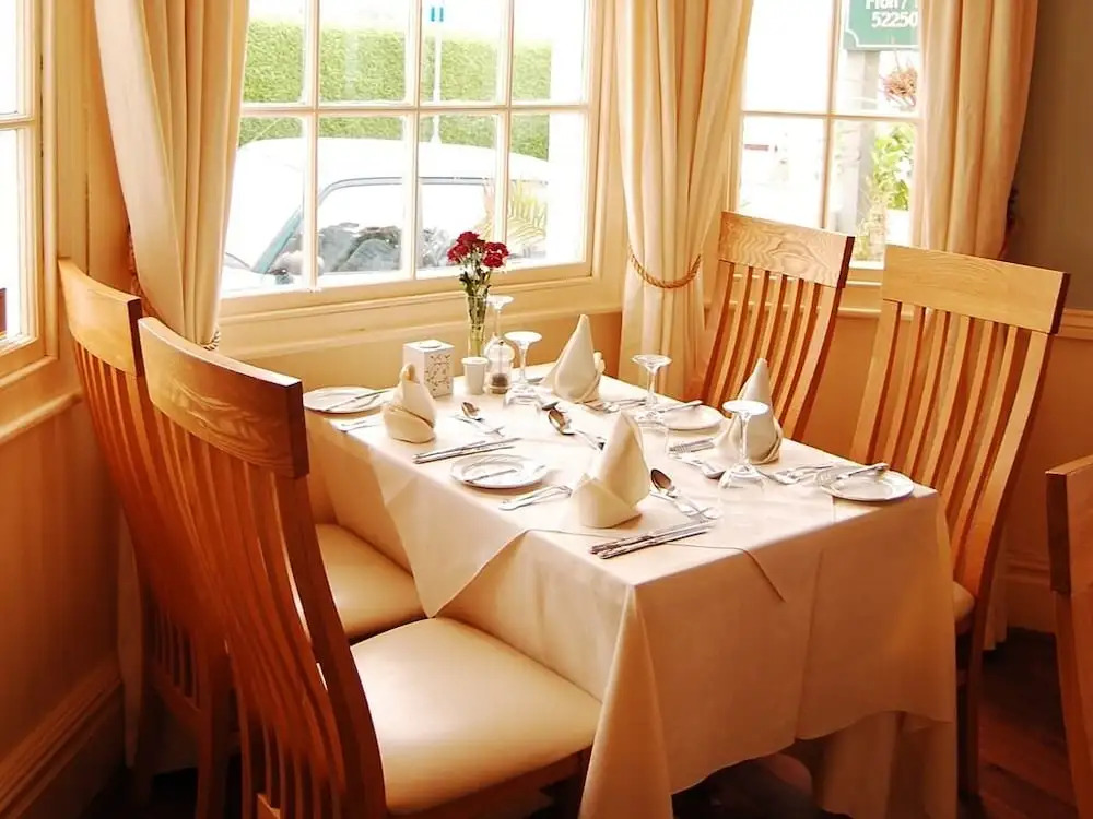The Moelwyn Hotel & Restaurant