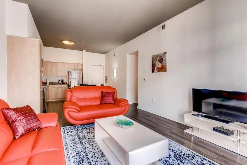 Gorgeous 2 Bedroom in the Heart of DT