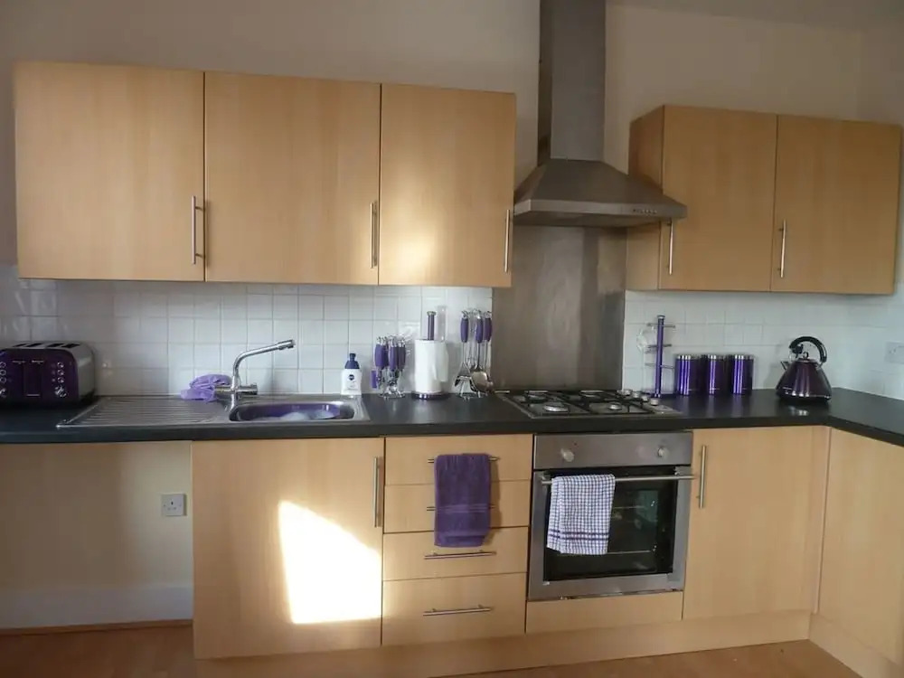 Light, Spacious 2 bed 2 Bath Flat. Sleeps 2-8