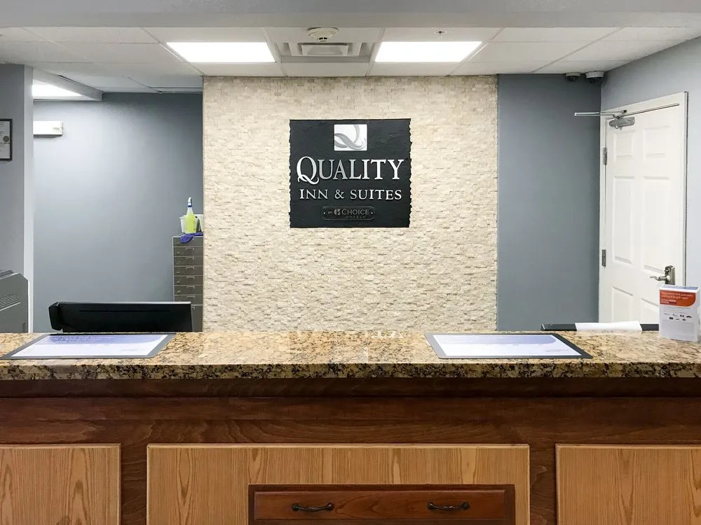 Candlewood Suites Waterloo- Cedar Falls