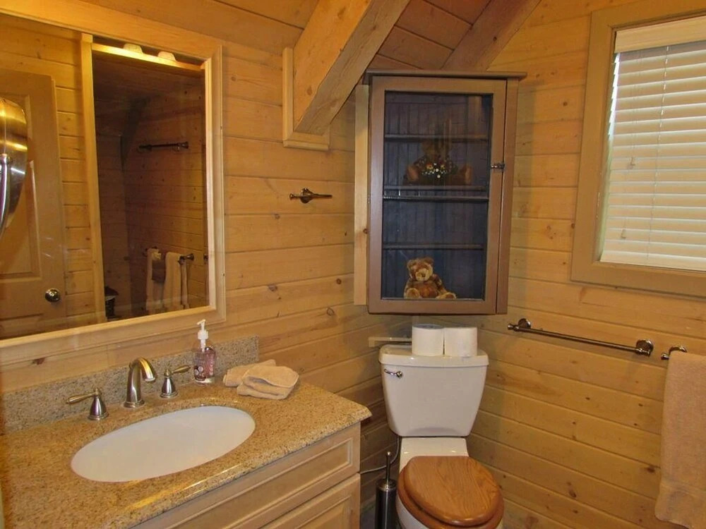 080 - Moonshadows Log Cabin