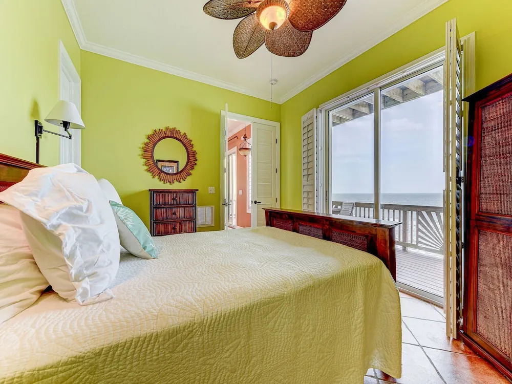 Sun And Surf - Four Bedroom Home