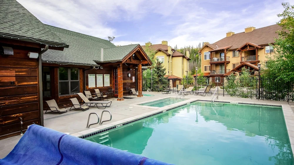 Trailhead Lodge 734 2 Bedroom Condo by RedAwning
