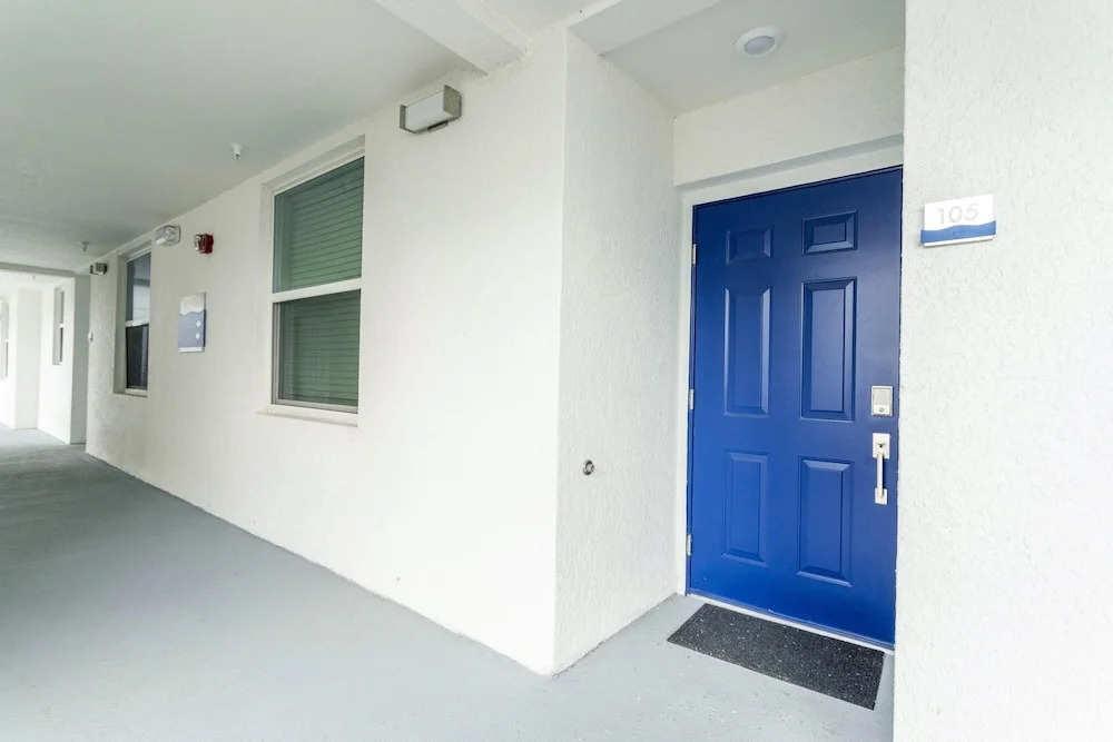 Stunning 2 Bd Apto Close to Disney Storey Lake Resort 105