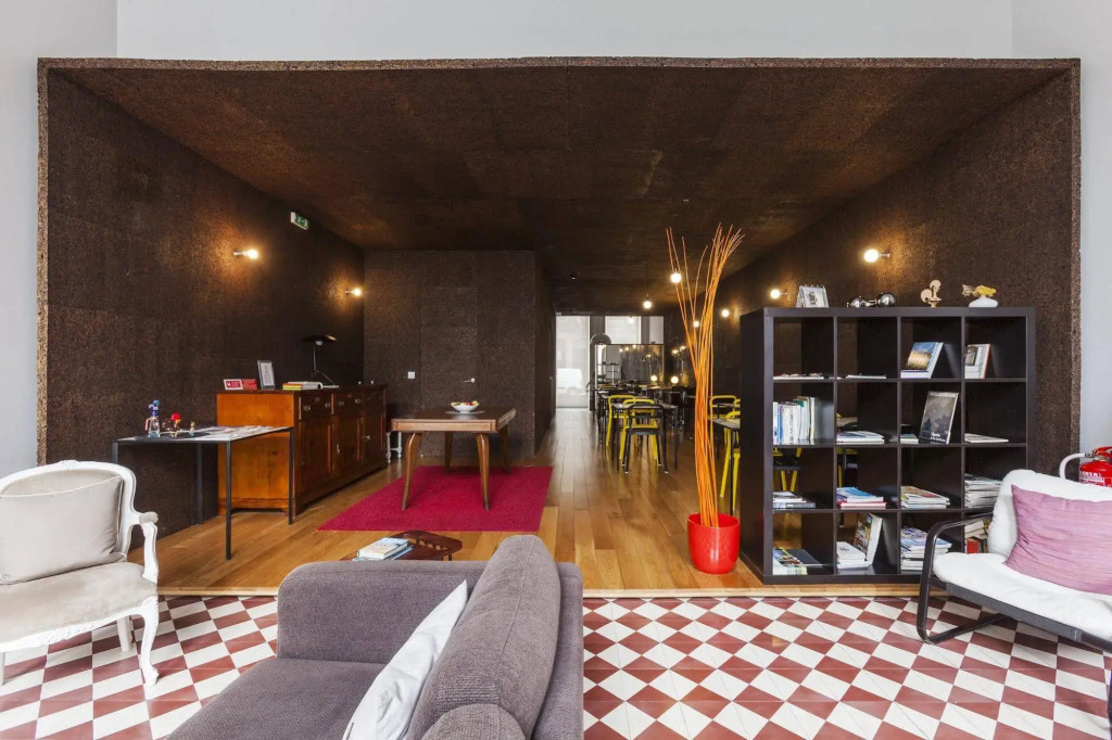 6Only Guest House