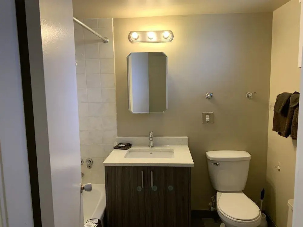 Okanagan Royal Park Inn by Elevate Rooms