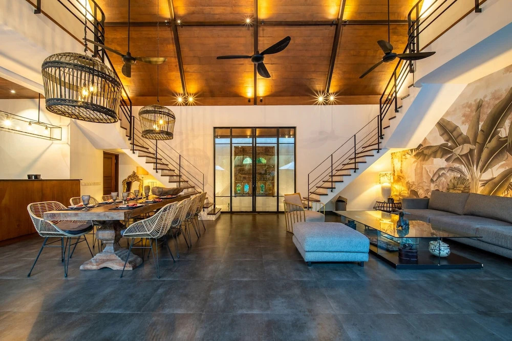 Exclusive Villas Complex, 8 BR, Canggu With Staff