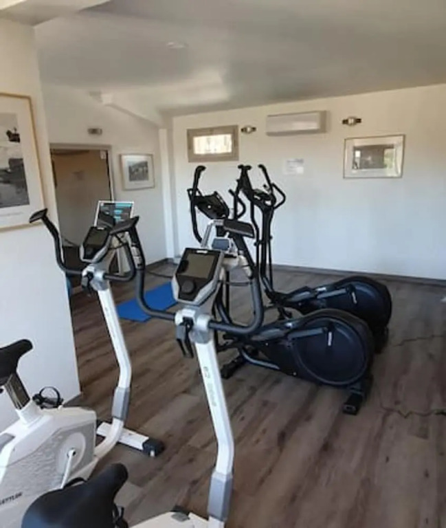 Apartment with One Bedroom in Saint-Raphaël, with Pool Access And Enclosed Garden - 600 M From the Beach