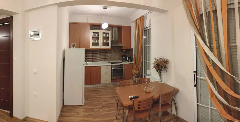 Travell Suite 11