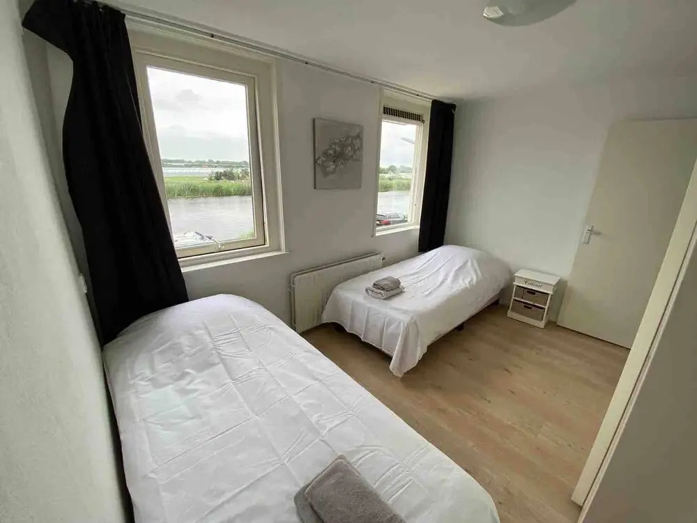Spacious Nice House Near Amsterdam City Centre and Schiphol Airport