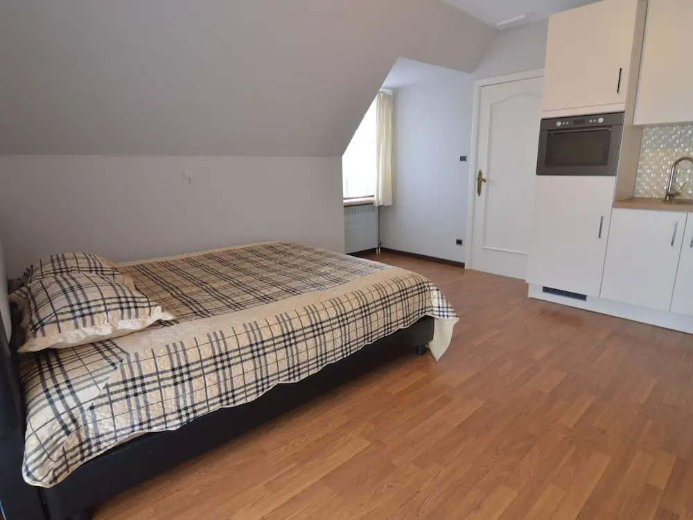 Charming Holiday Home with Hot Tub in Bree