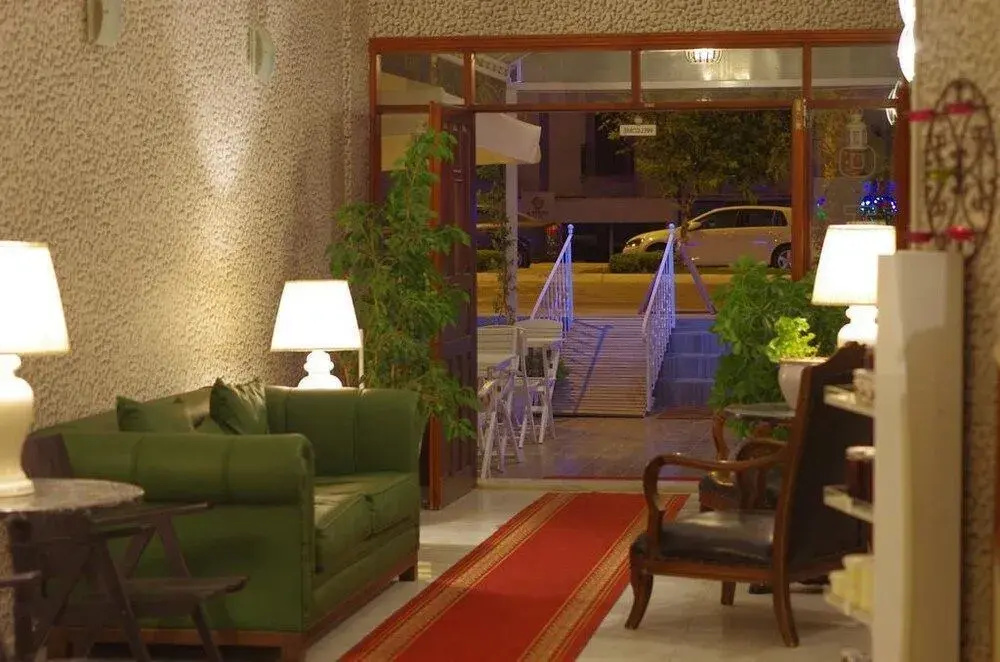 Karadede Hotel