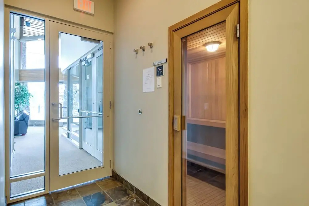 Corner Unit w Large Deck & Amazing View