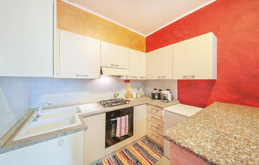 Stunning Apartment in Porto Alabe With 2 Bedrooms and Wifi