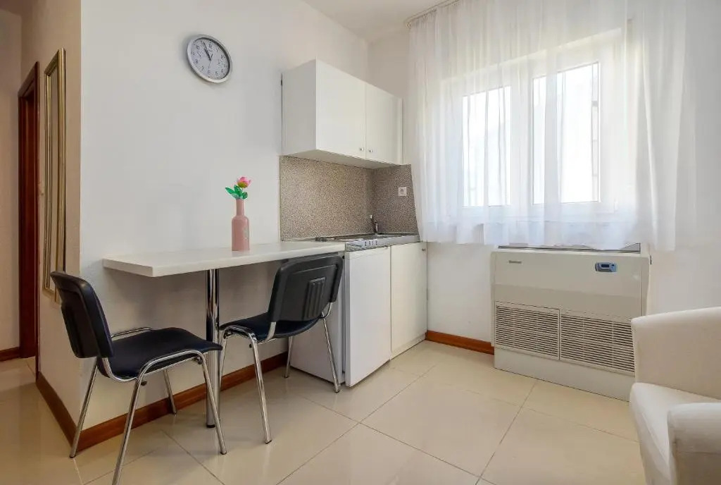 Apartments Toni 2000
