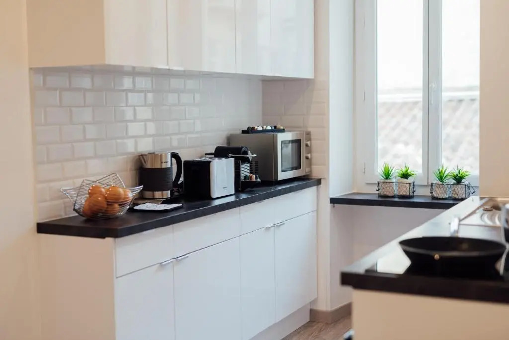 Le Notre Dame 3br with AC and balcony in the heart of Nice Welkeys