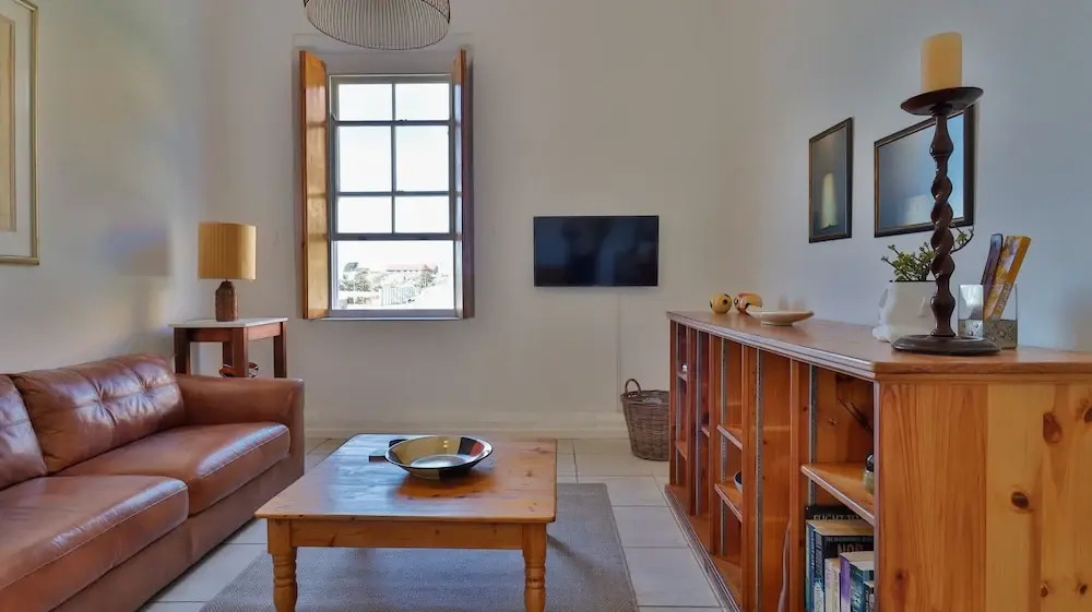 Searle's Manor - Apt 13