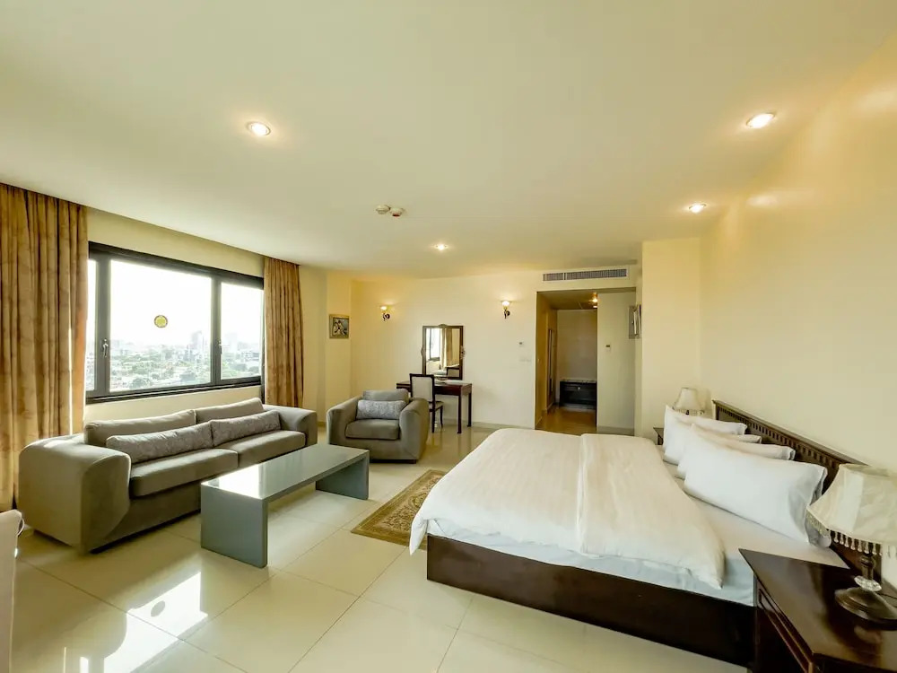 Black Diamond Hotel