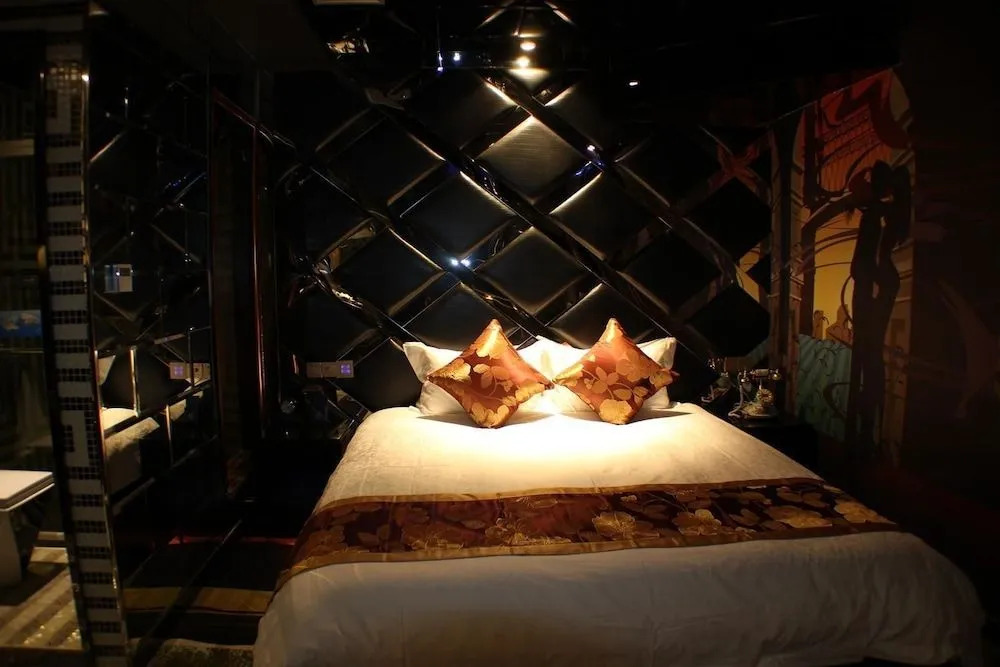 Houhai Theme Hotel