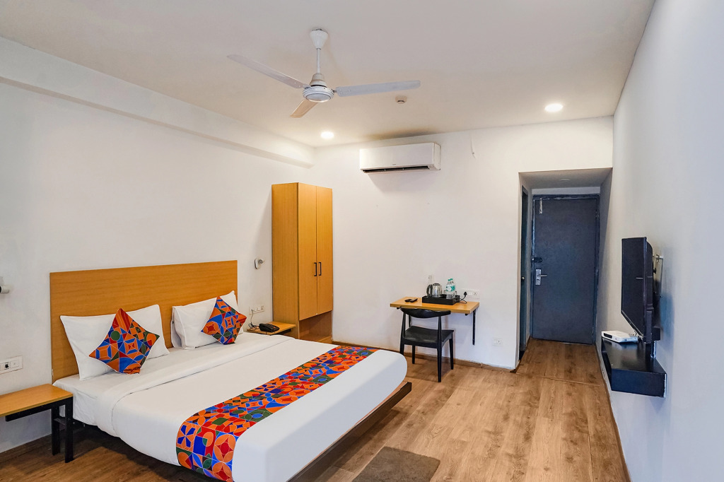 Townhouse Prayagraj Near Railway Station Formerly Santosh Palace