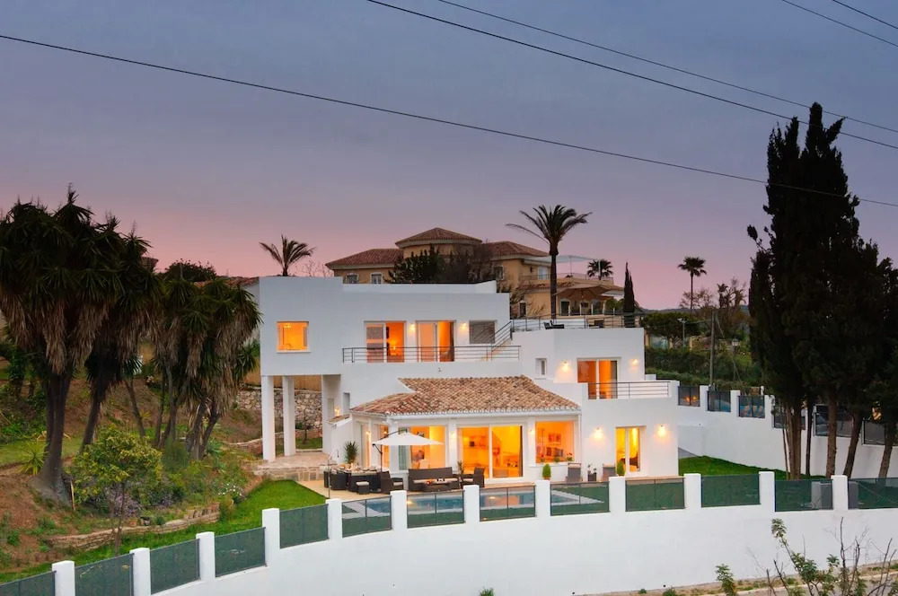 Brand new Villa El Rosario
