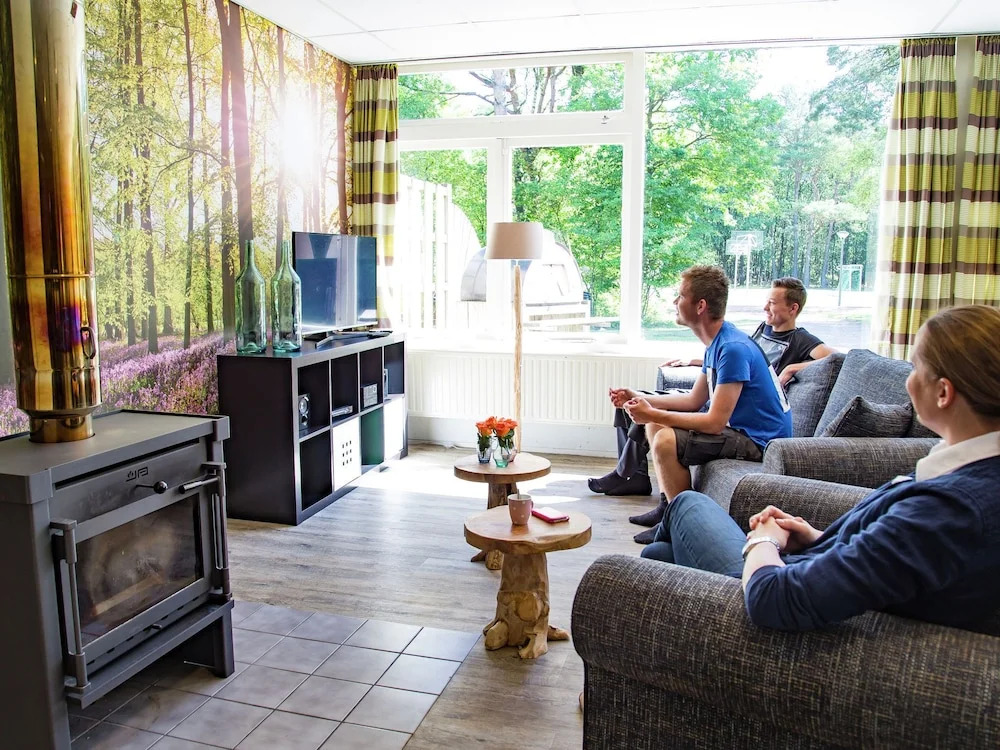 Spacious House with Barbecue And Fireplace, Close To Assen