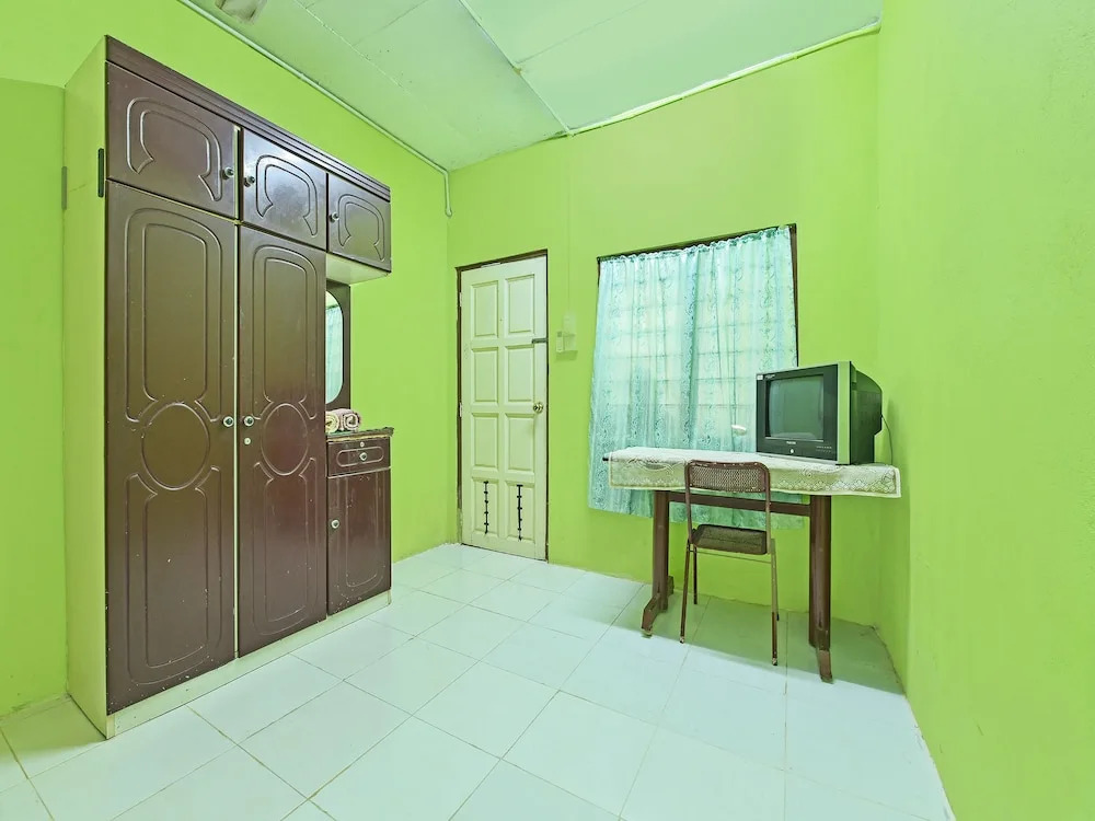 Haza Harmoni Guesthouse by OYO Rooms