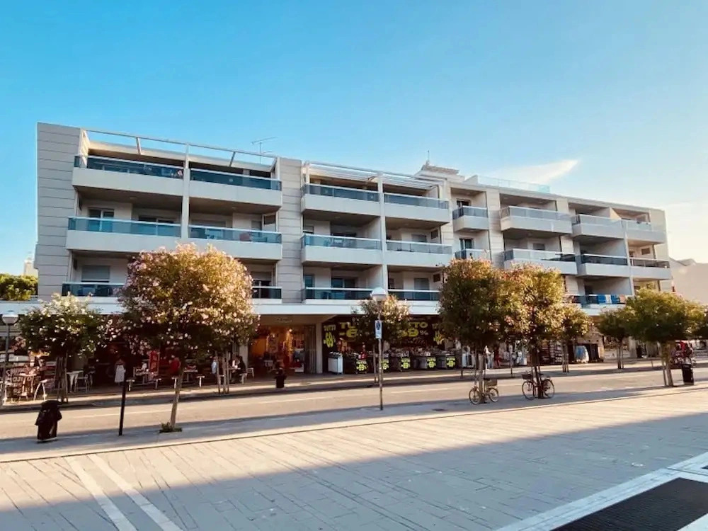 Cozy Apartment 200m From the sea