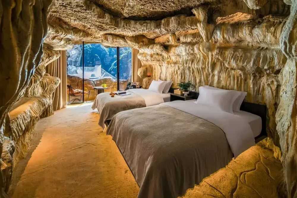 Moye Cliff Luxury Resort