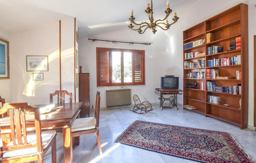 Beautiful Home in Reggio Calabria With Wifi and 3 Bedrooms