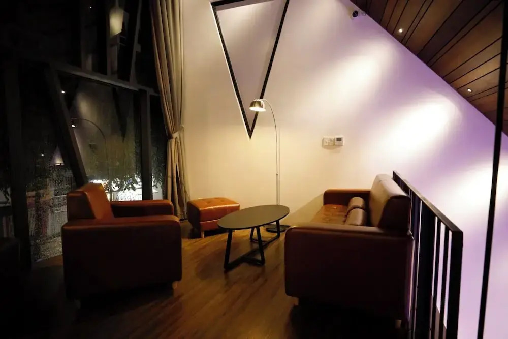 사이공 트래블 라운지 Saigon Travel Lounge