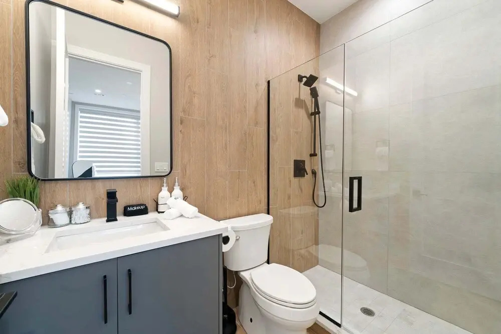 Spacious Bright Modern New Unit in Tri Taylor