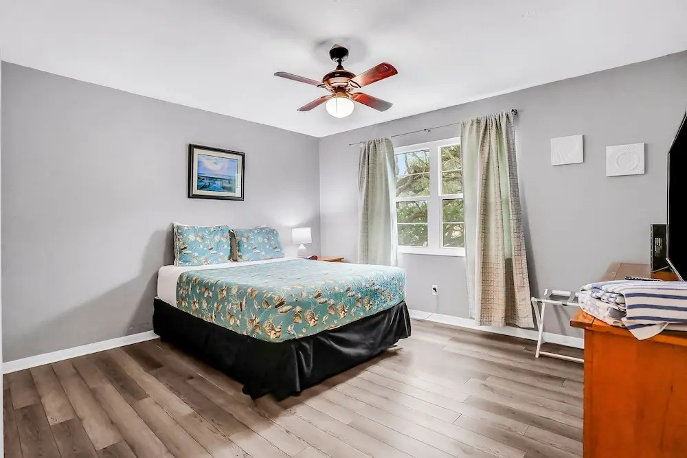 Charming Condo w/ Pool 500 Yards to Beach, Near Lighthouse & Downtown