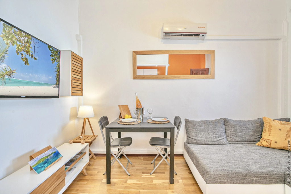 Foyal Suites