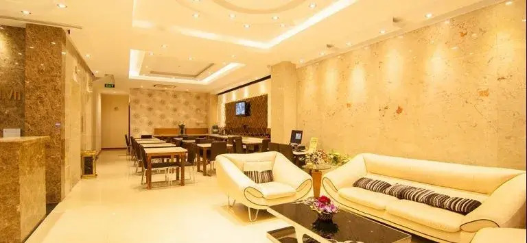 Aston Hotel