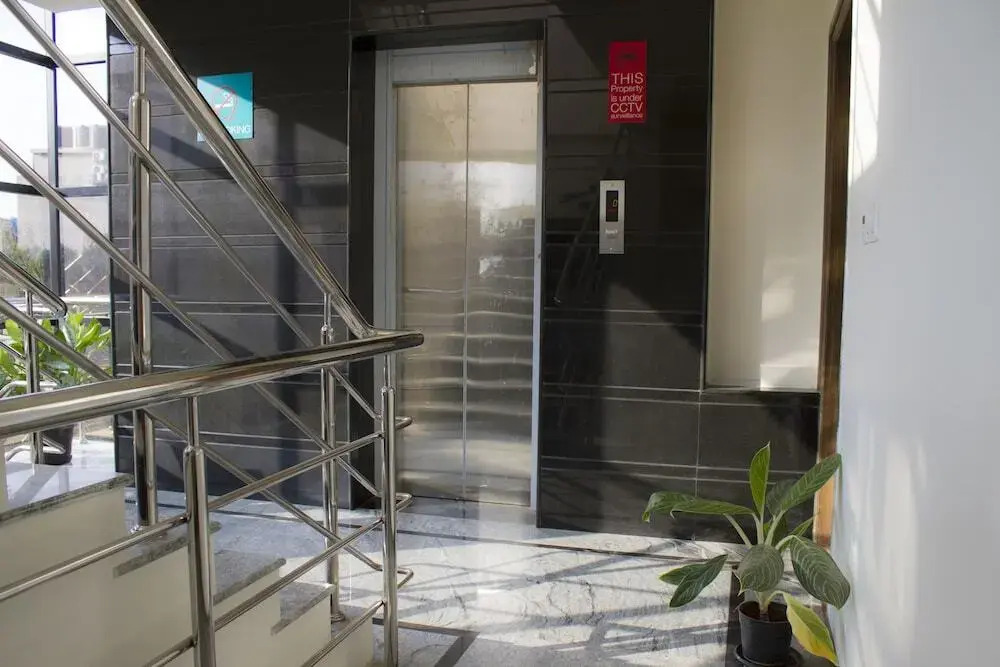 Aira Apartments by OYO Rooms