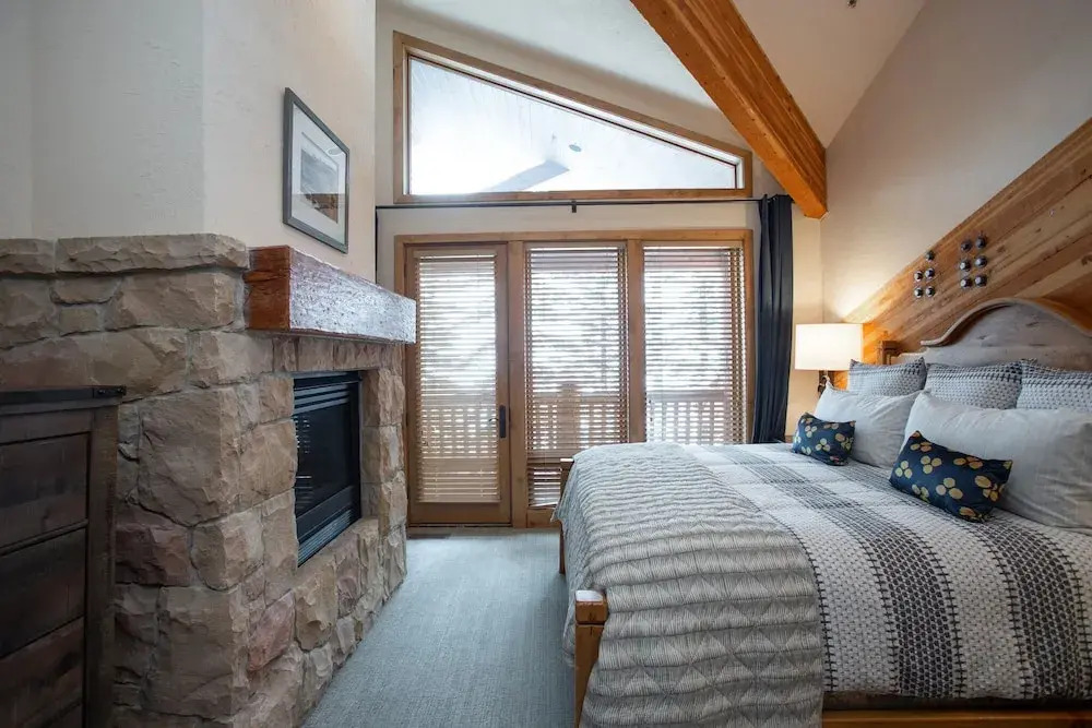 Sterling Lodge at Deer Valley Resort - Three Bedroom Condo with Hot Tub #108 3 Condo