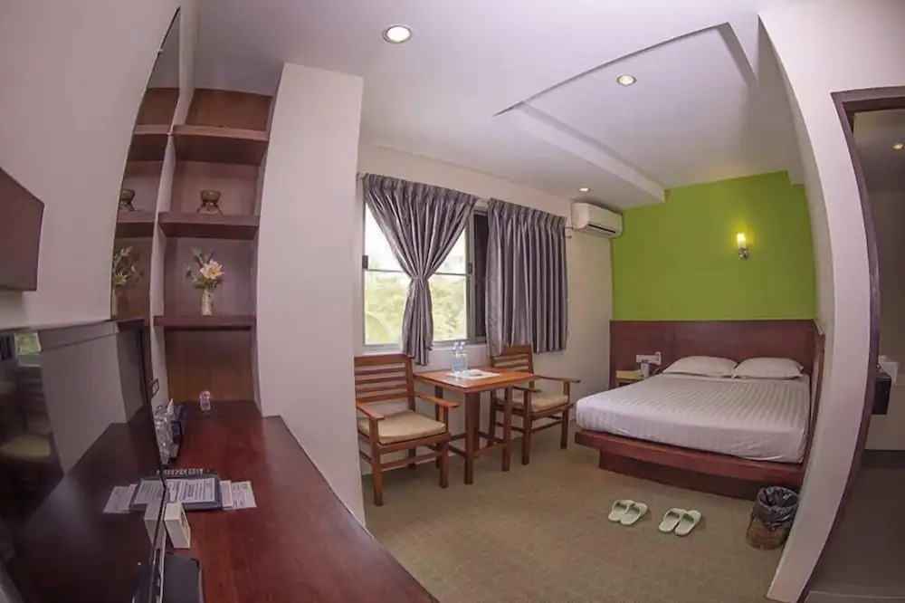 Green Paradise Hotel
