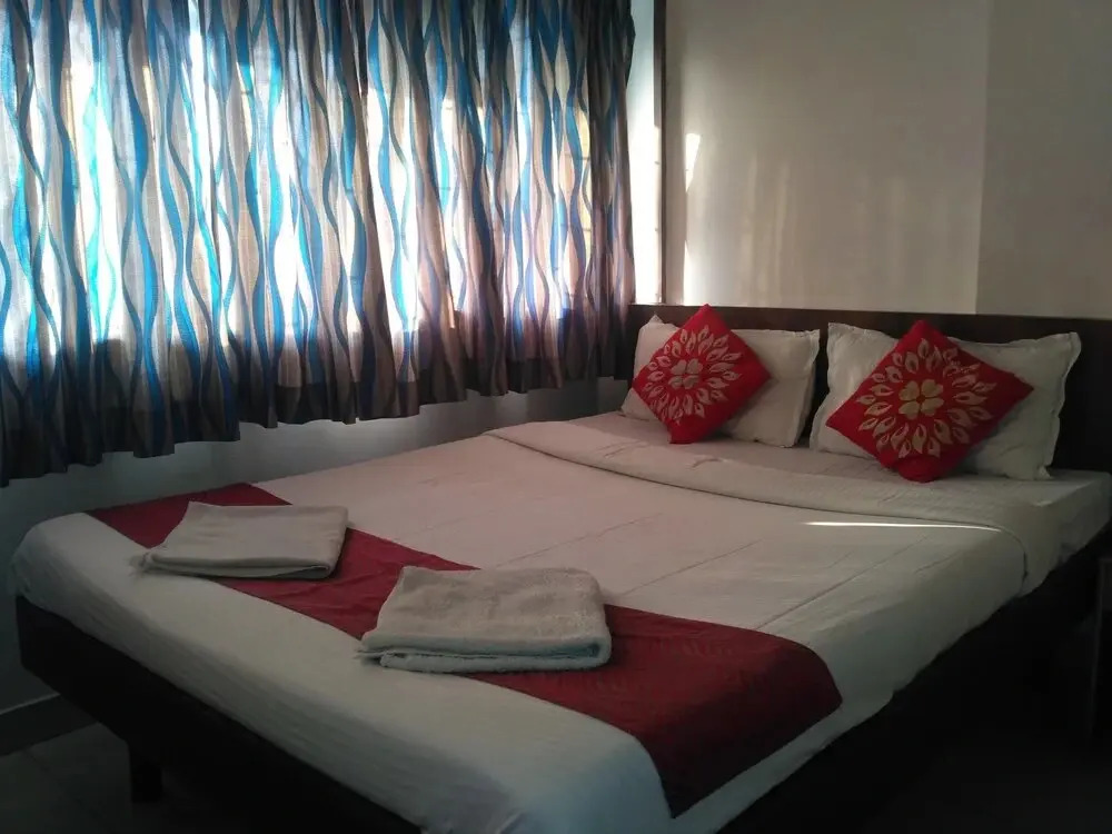 Hotel Vashi Inn