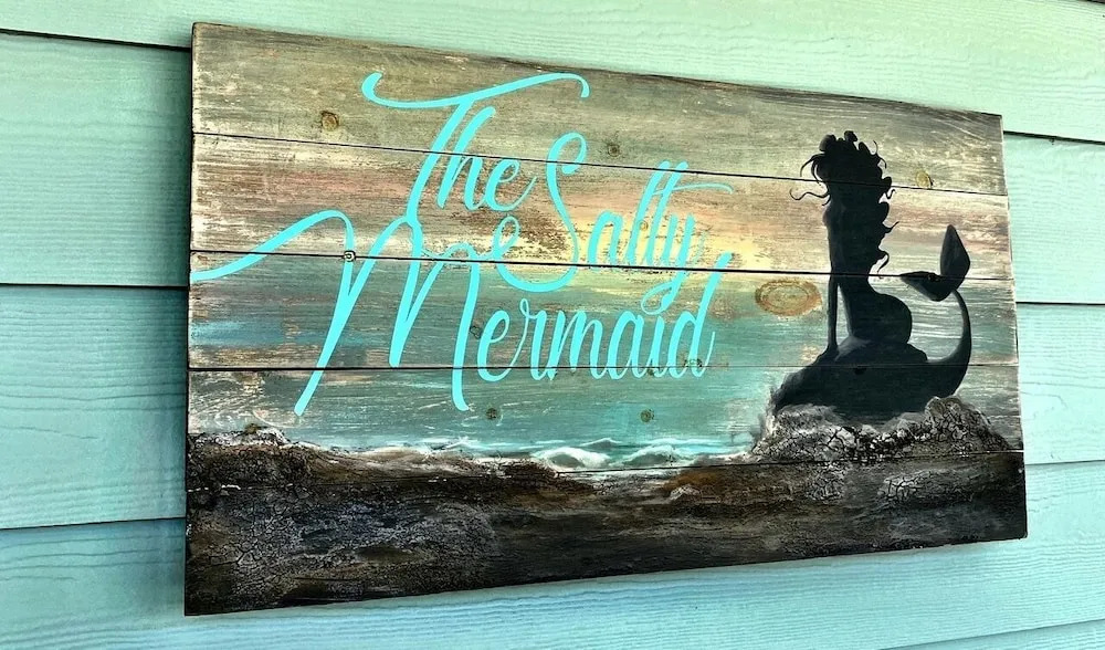 The Salty Mermaid 3 Bedroom Home by Redawning