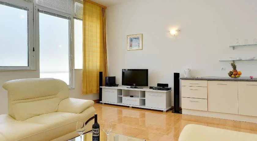 Zlatni Rat Beach Resort
