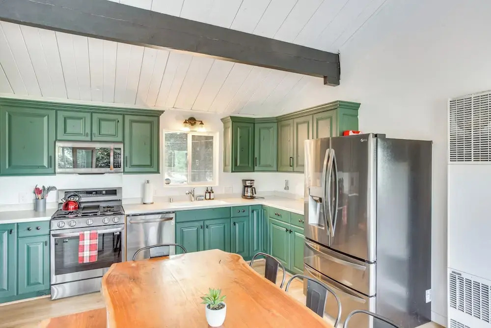 Walk to Slopes: Gem w/ Hot Tub in Big Bear Lake