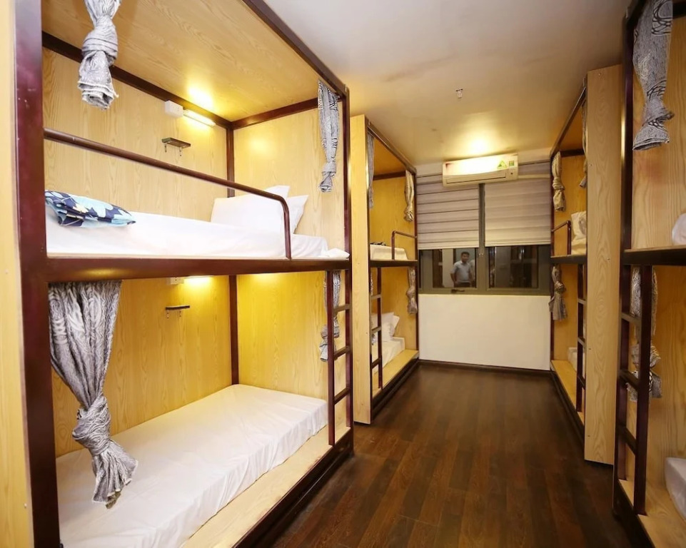 Summer Place Hotel - Hostel