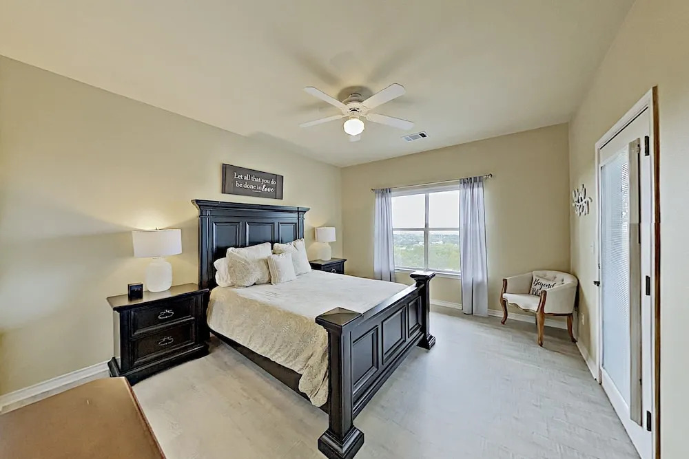 Sacred Vista: Opulent Hill Country With Pool 5 Bedroom Home