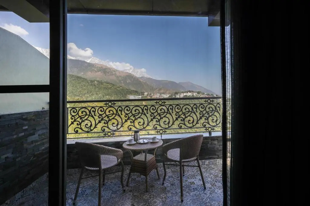 Alivaa Hotel, McLeodganj With Best Dhauladhar View & Infinity Pool Sky Garden
