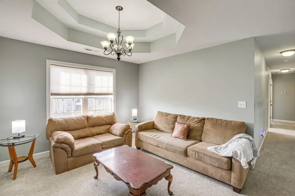 Large Clarksville Family Home ~ 4 Mi to Speedway!