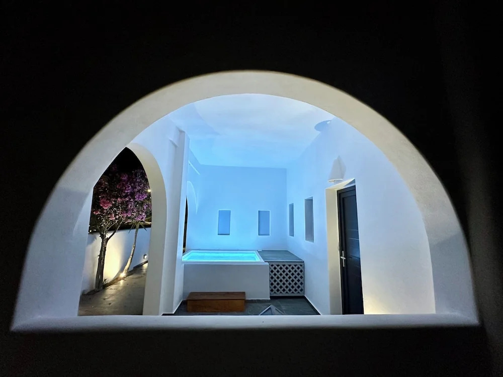 Miracles Suites by Anastasia Princess, Adults Only