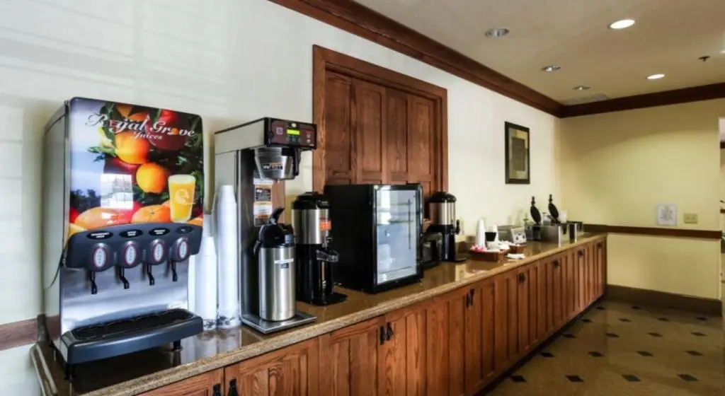 Mountain Inn & Suites Airport - Hendersonville