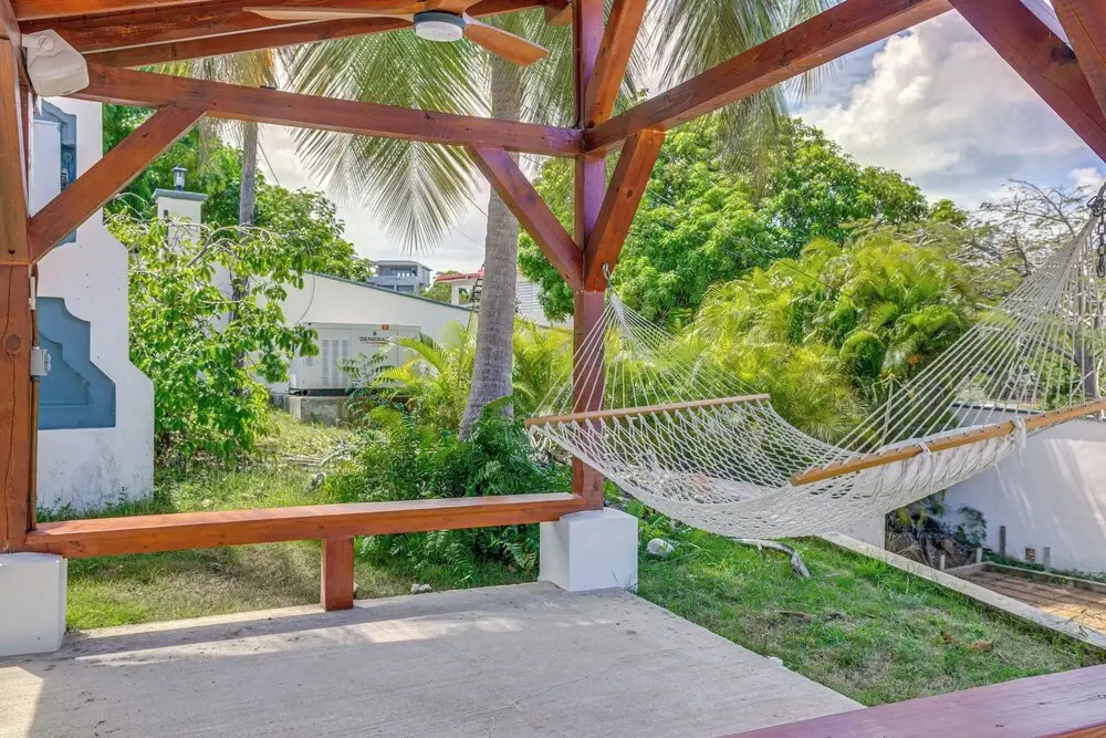 Hillside Vieques Casita w/ Pool & Hot Tub Access!